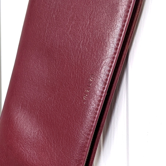 Matt & Nat Vtg Burgundy Vegan Wristlet / Large Wallet. Rare find. HP! - Picture 6 of 12